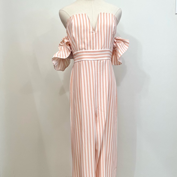 🛍️Host Pick!🛍️ Adorable Jumpsuit Off-theShoulder L - Picture 3 of 15